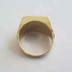 Pánsky prsteň značkový s kamienkom (57mm)
